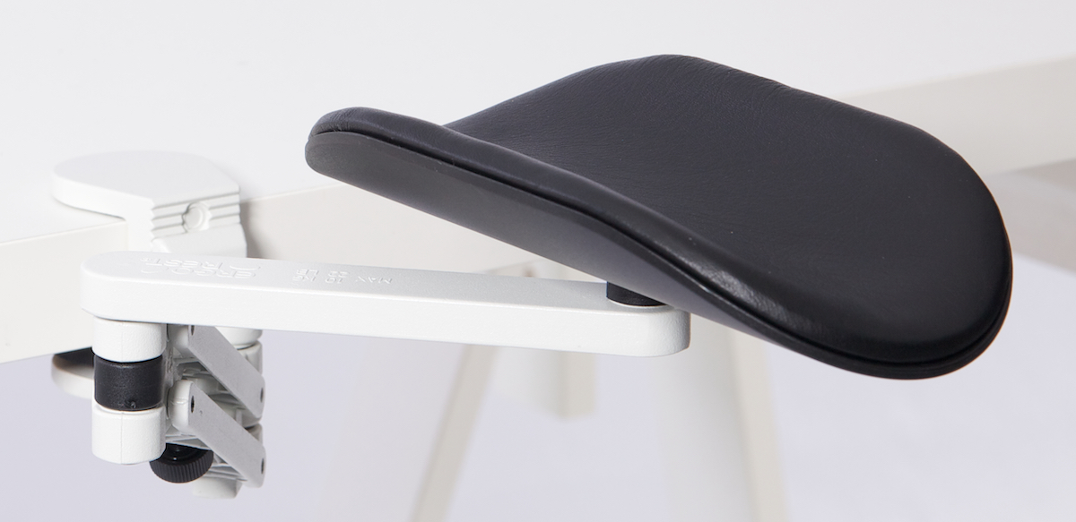 Ergorest ohne Mousepad weiß 330-weiß, 0-für Tischplatte 15 bis 43 mm, 21-Arm standard 89 mm, Pad lang 200 mm schwarz Ergorest ohne Mousepad weiß 330-weiß, 0-für Tischplatte 15 bis 43 mm, 21-Arm standard 89 mm, Pad lang 200 mm schwarz