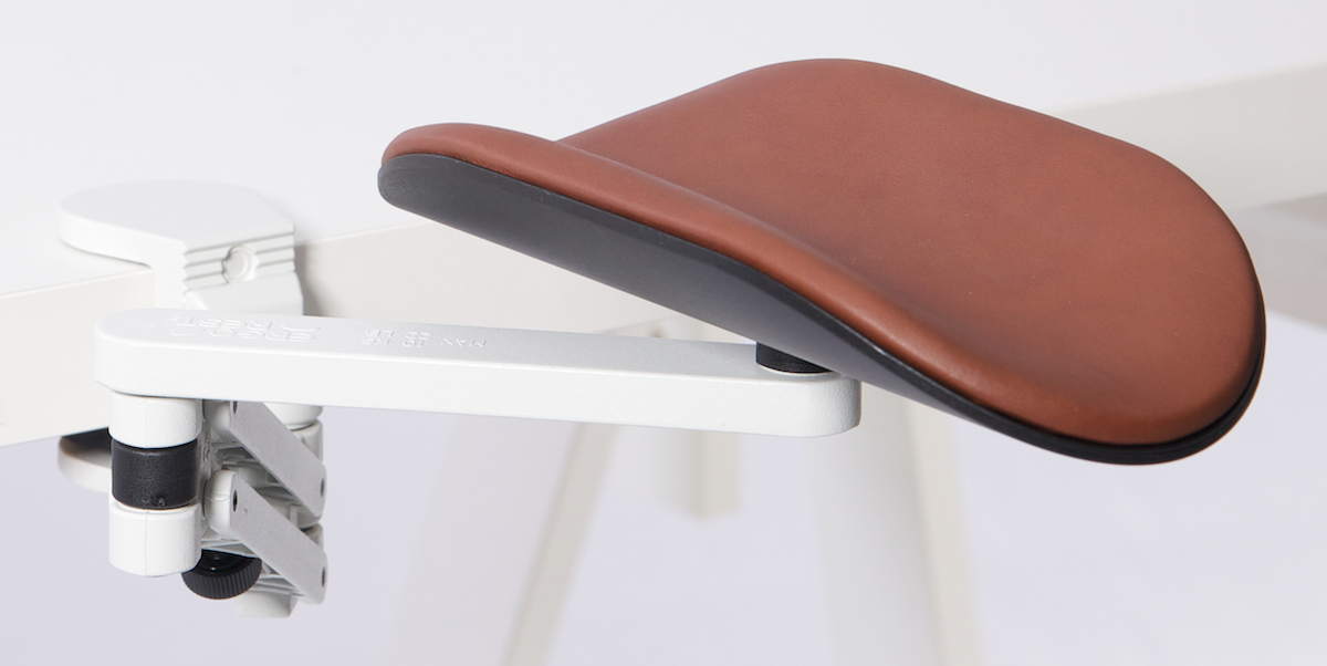 Ergorest ohne Mousepad weiß 330-weiß, 0-für Tischplatte 15 bis 43 mm, 66-Arm lang 125 mm, Pad lang 200 mm braun Ergorest ohne Mousepad weiß 330-weiß, 0-für Tischplatte 15 bis 43 mm, 66-Arm lang 125 mm, Pad lang 200 mm braun