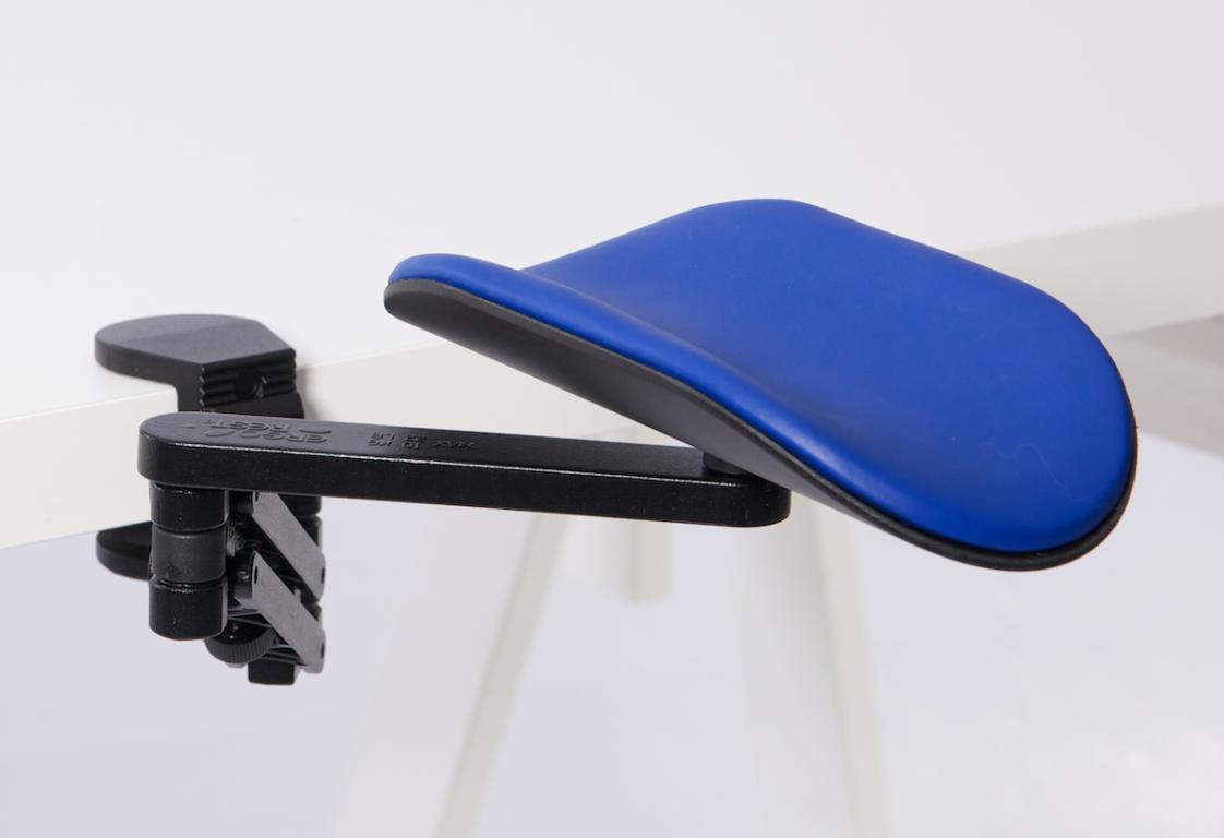 Image Ergorest ohne Mousepad schwarz 332-schwarz, 0-für Tischplatte 15 bis 43 mm, 31-Arm standard 89 mm, Pad lang 200 mm blau