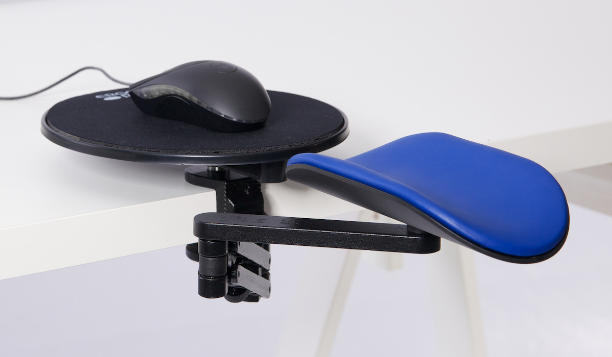 Image Ergorest mit Mousepad schwarz 352-schwarz, 0-für Tischplatte 15 bis 43 mm, 31-Arm standard 89 mm, Pad lang 200 mm blau