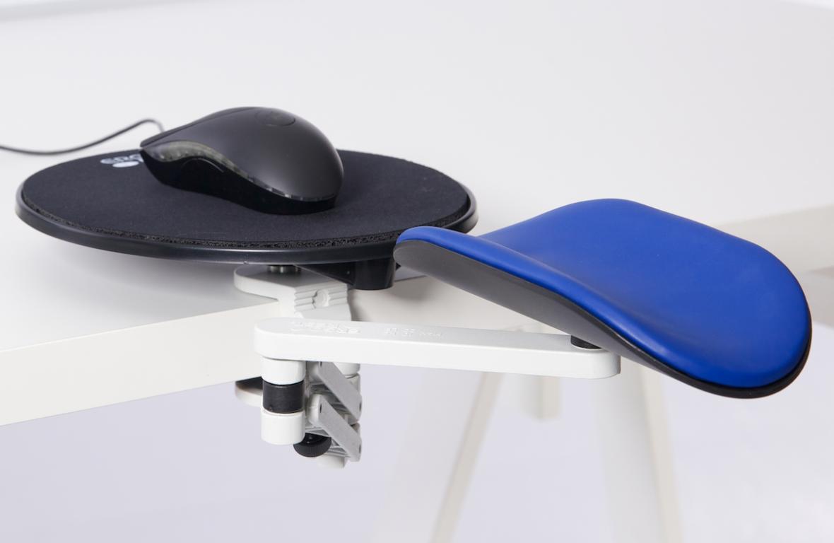 Image Ergorest mit Mousepad weiß 350-weiß, 1-für Tischplatte 34 bis 64 mm, 31-Arm standard 89 mm, Pad lang 200 mm blau